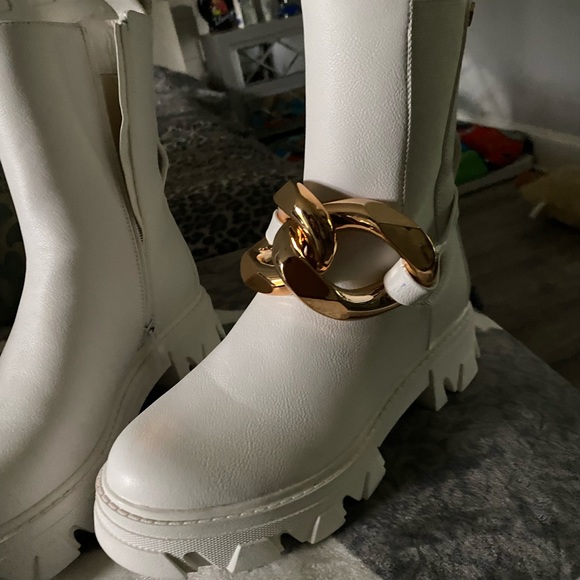 Sold - Picture 1 of 4